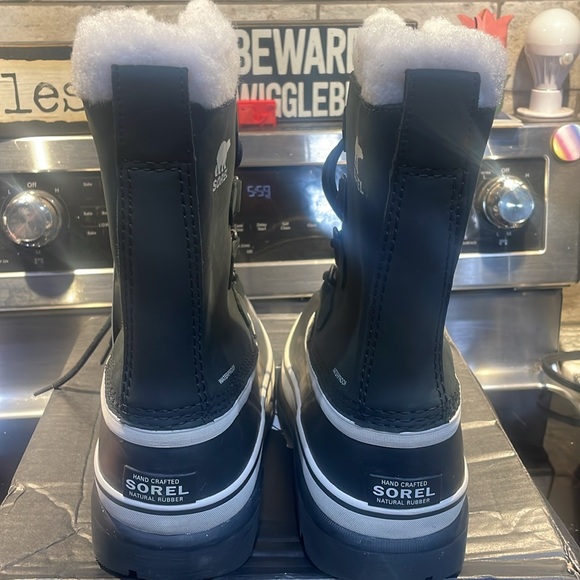 Sorel Caribou Black and Stone Waterproof Boots. Women’s 10 - Picture 4 of 6